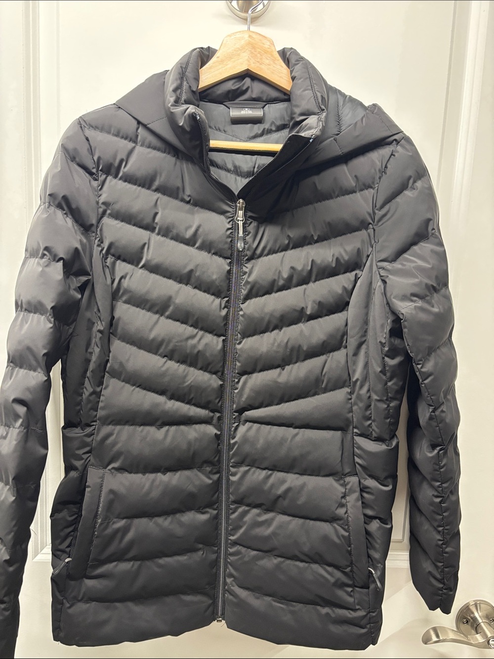 Women’s Black Quilted Puffer Jacket - Lightweight Insulated Coat